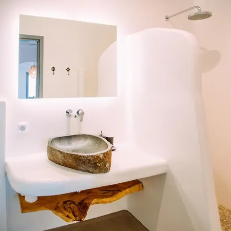 Mykonos Supreme Comfort & * カラファティス