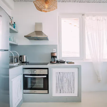 Mykonos Supreme Comfort & カラファティス