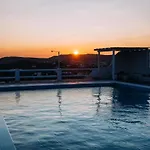 Mykonos Supreme Comfort & Daire